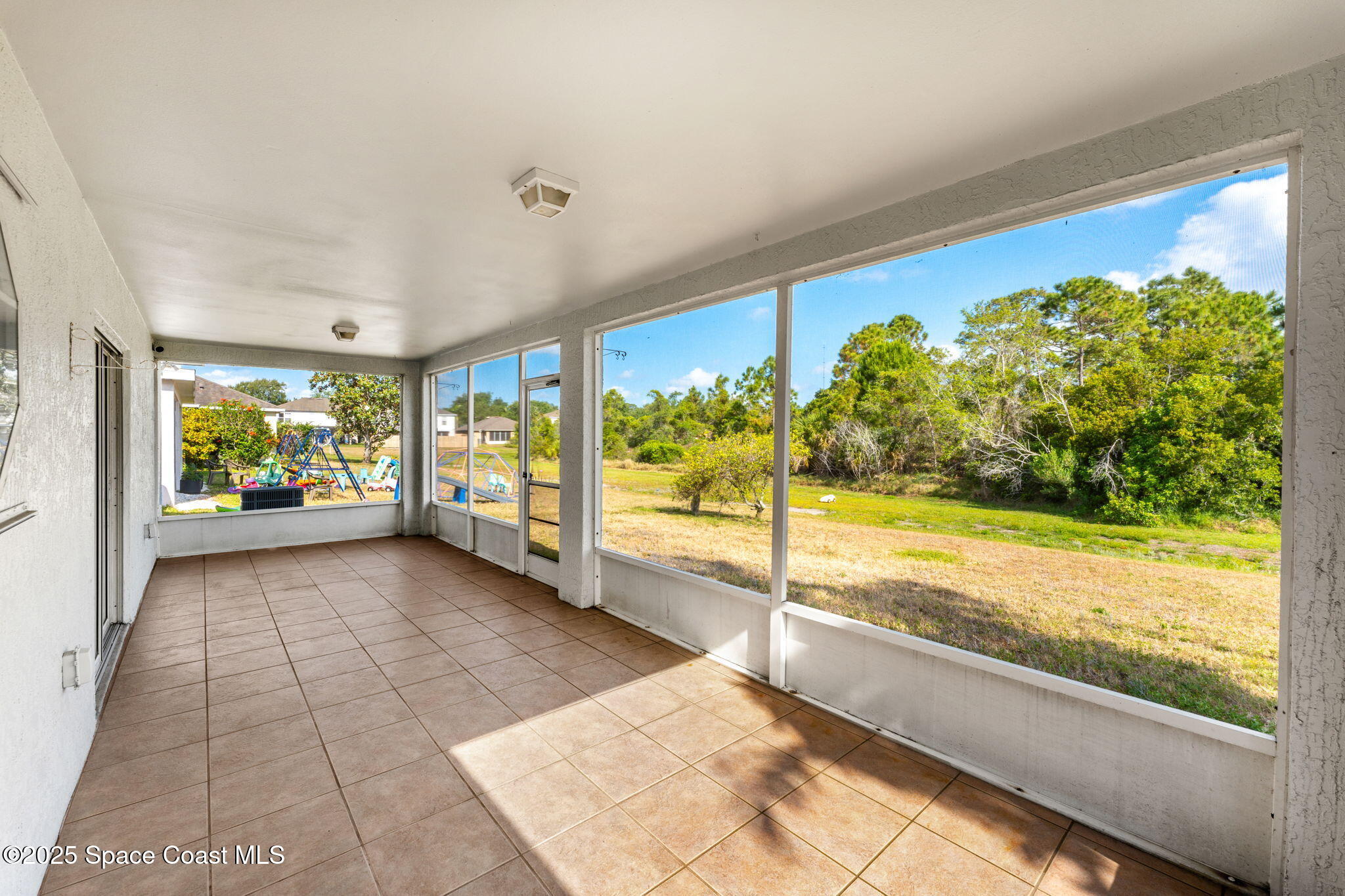 2390 Savannah Boulevard