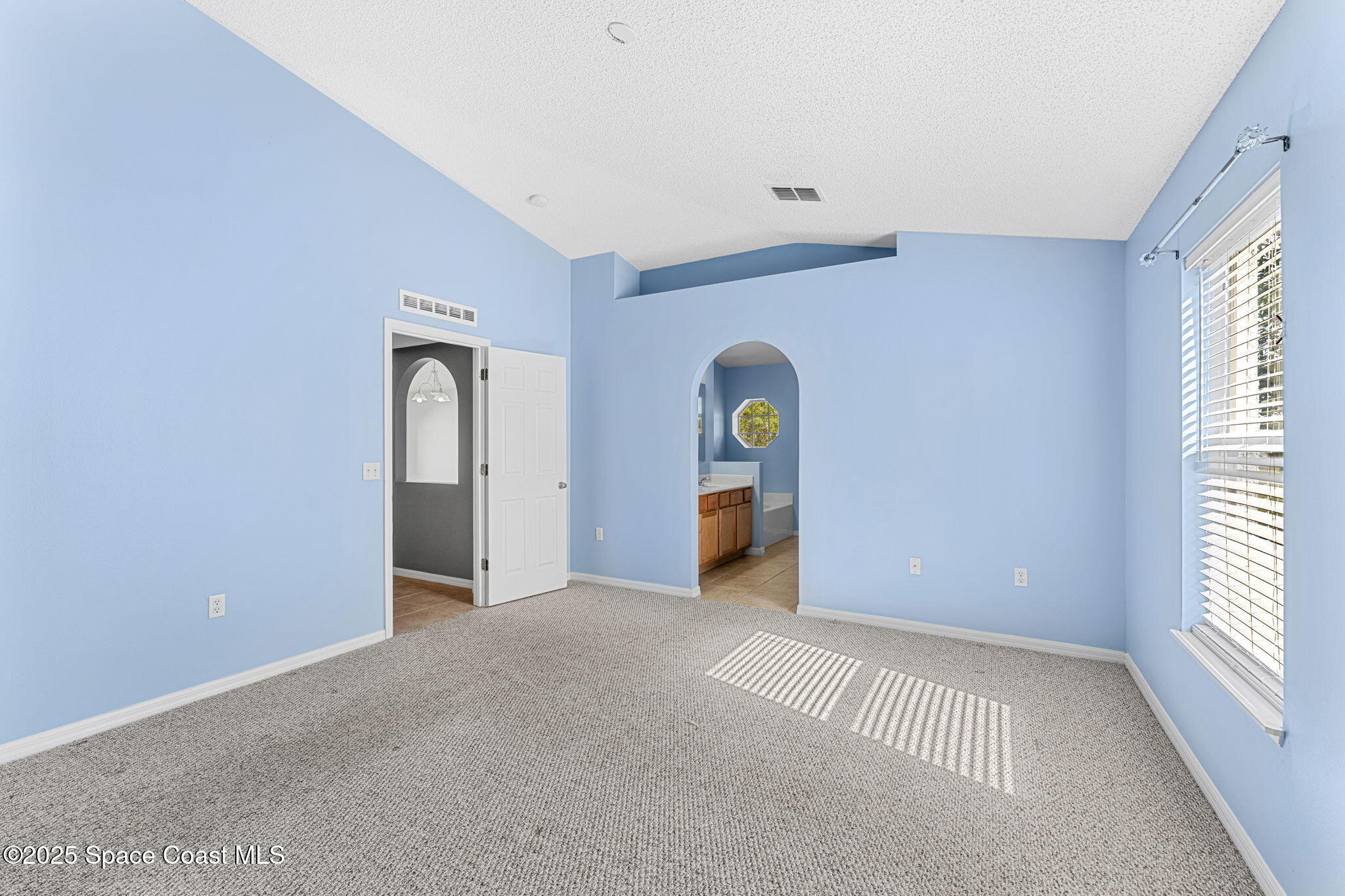 2390 Savannah Boulevard