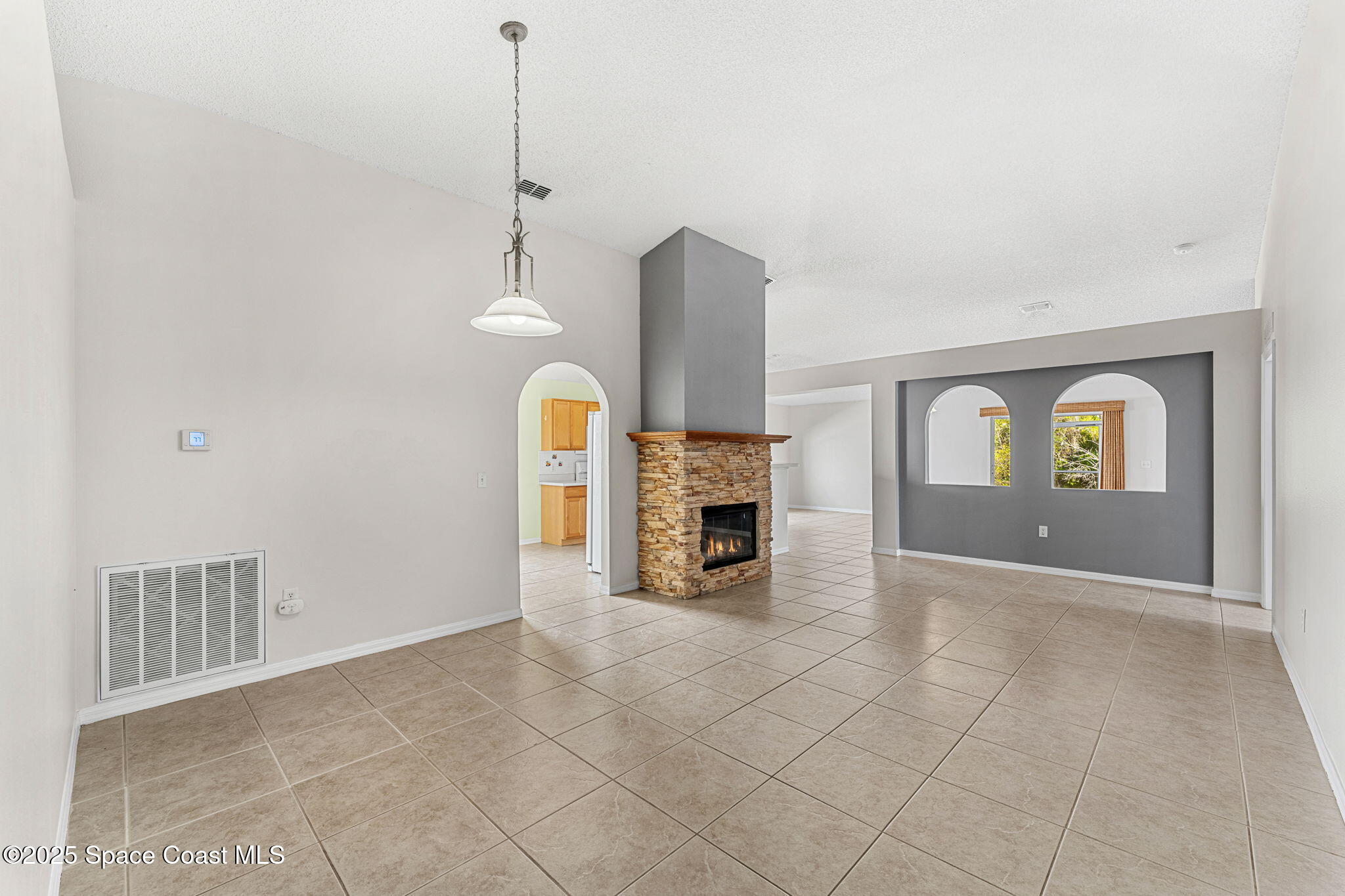 2390 Savannah Boulevard