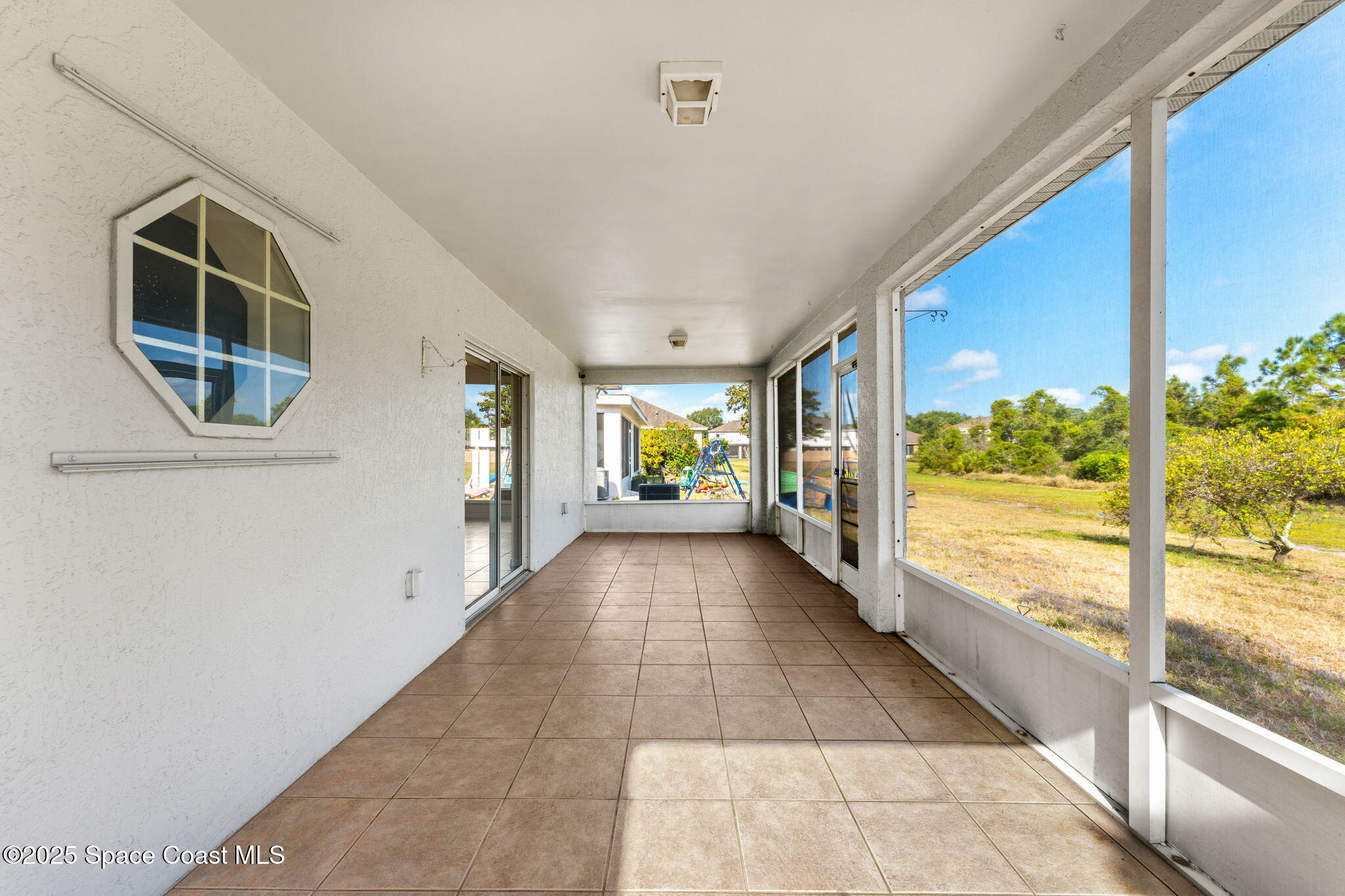 2390 Savannah Boulevard