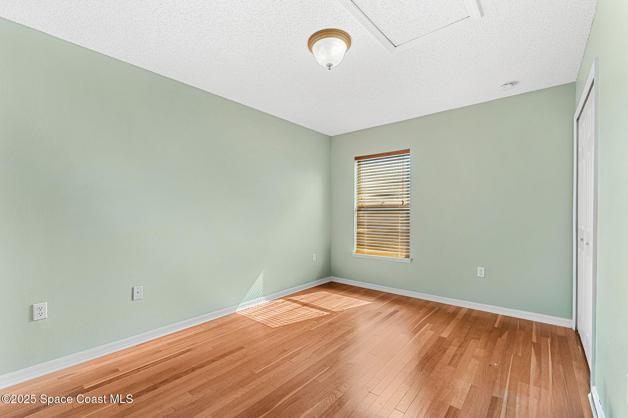 2390 Savannah Boulevard