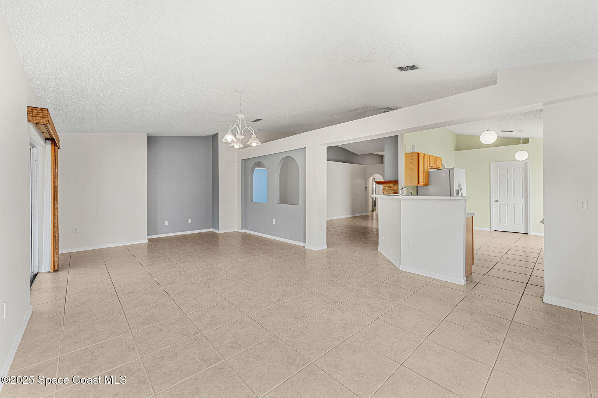 2390 Savannah Boulevard