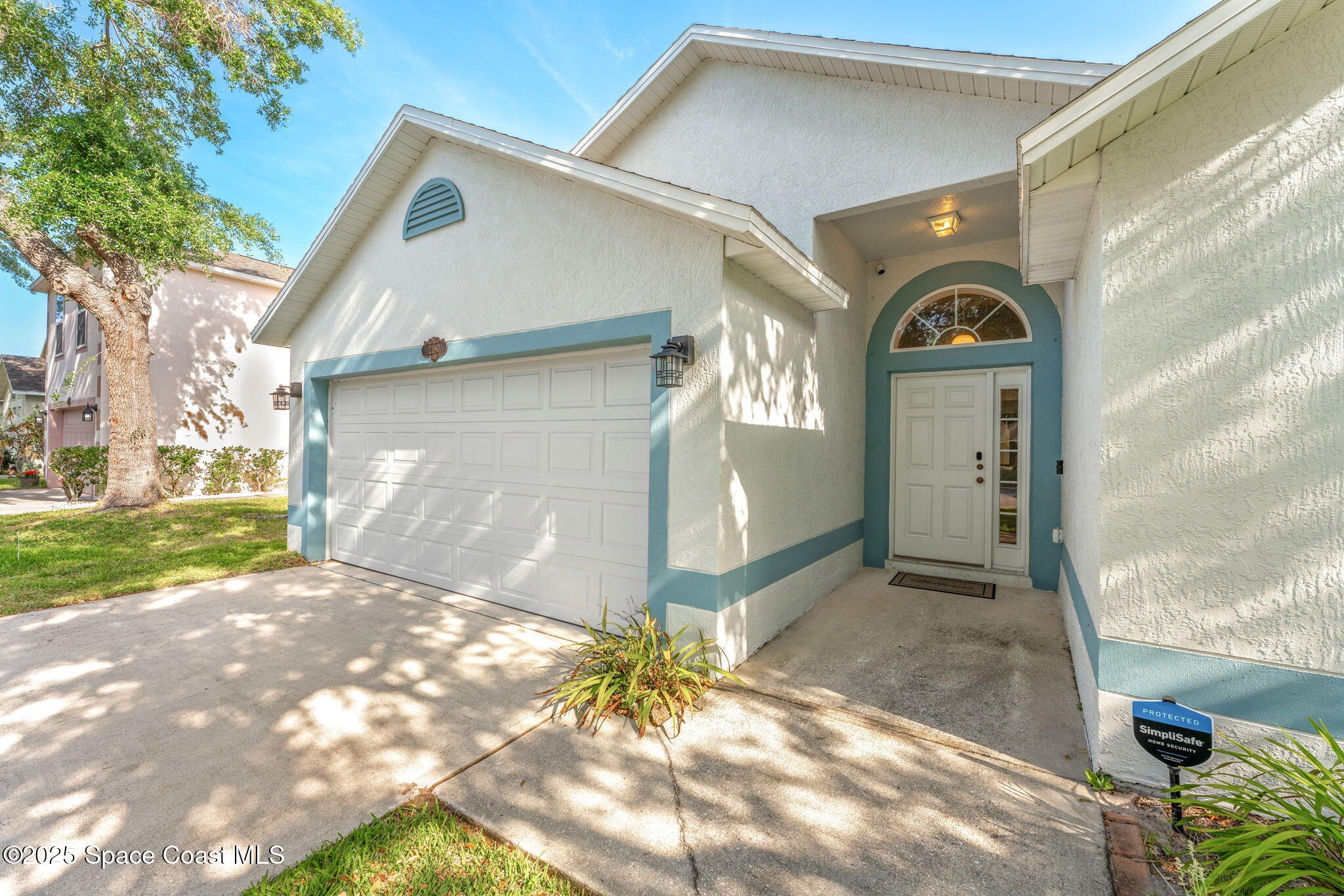 2390 Savannah Boulevard