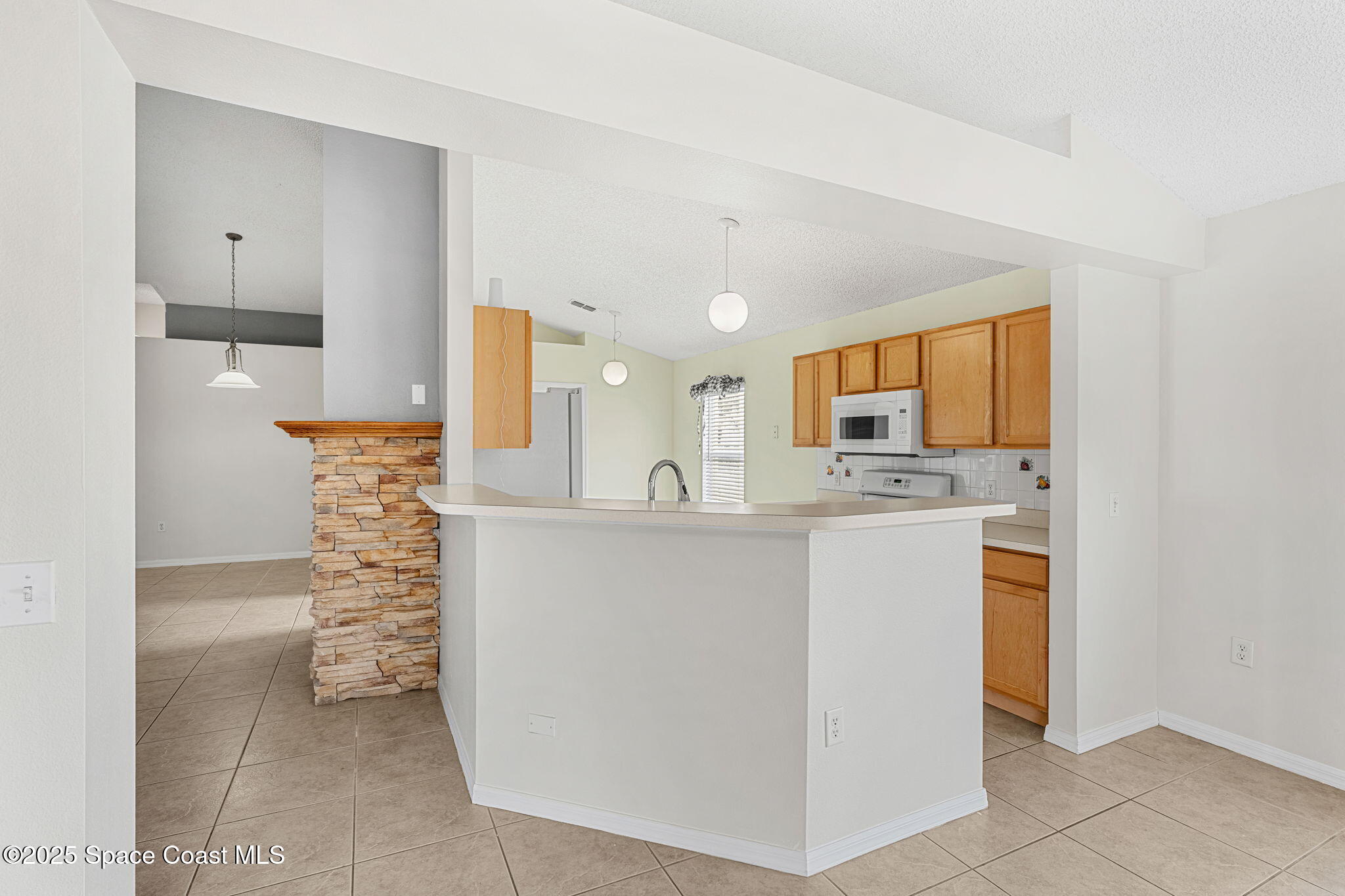 2390 Savannah Boulevard