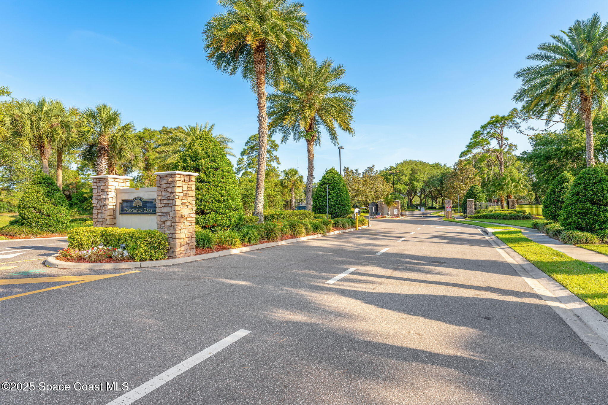 2390 Savannah Boulevard