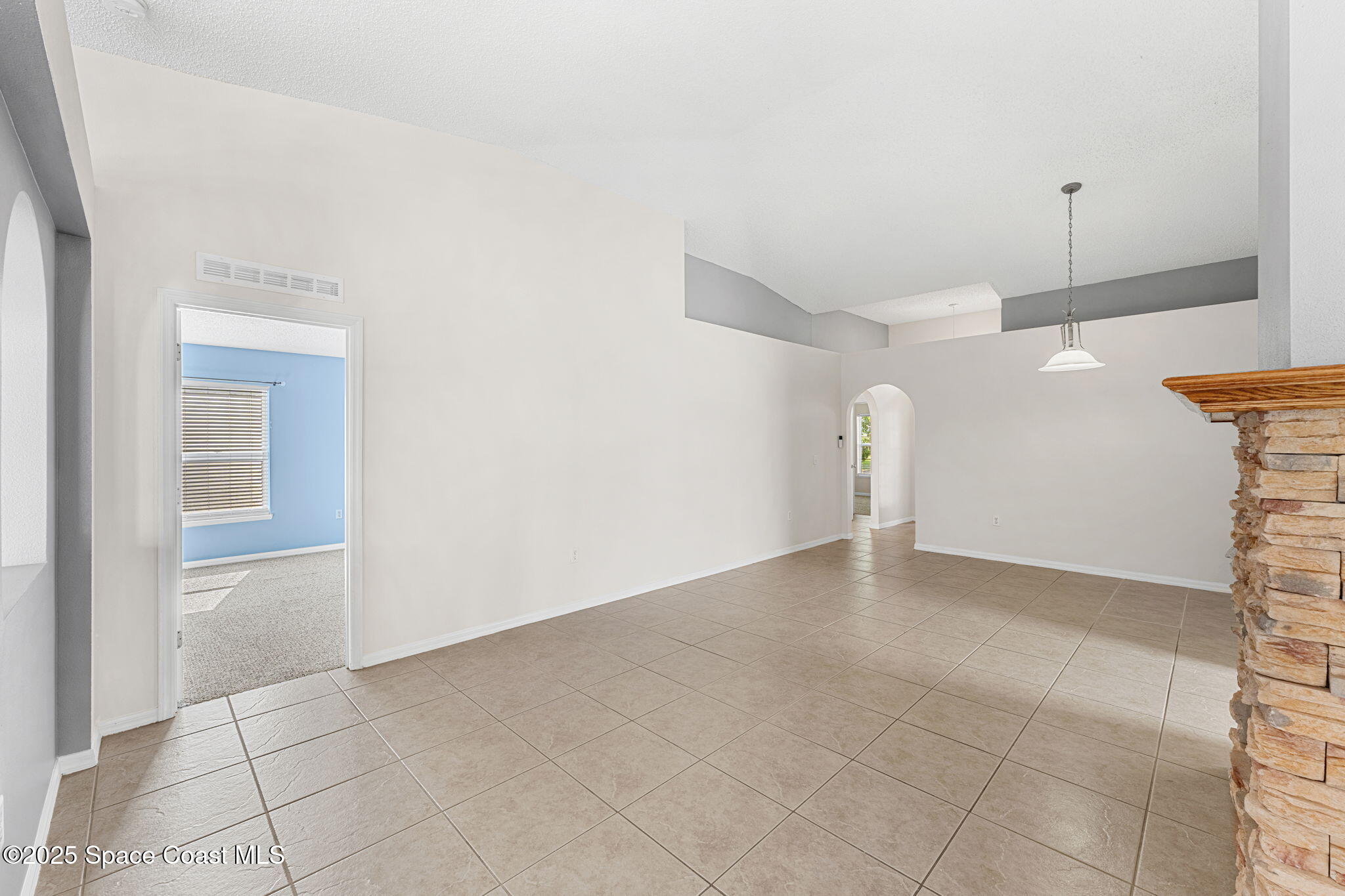 2390 Savannah Boulevard