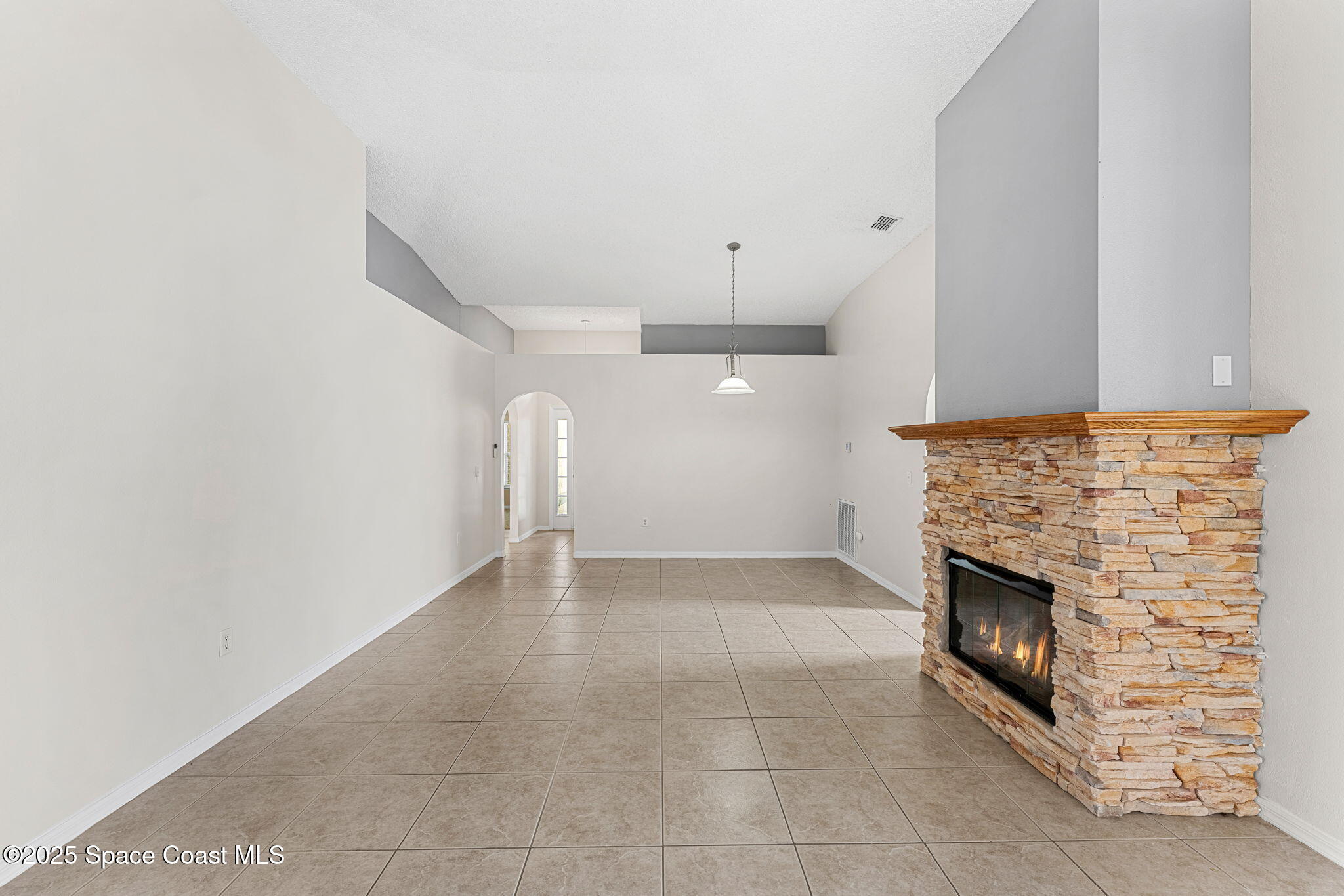 2390 Savannah Boulevard