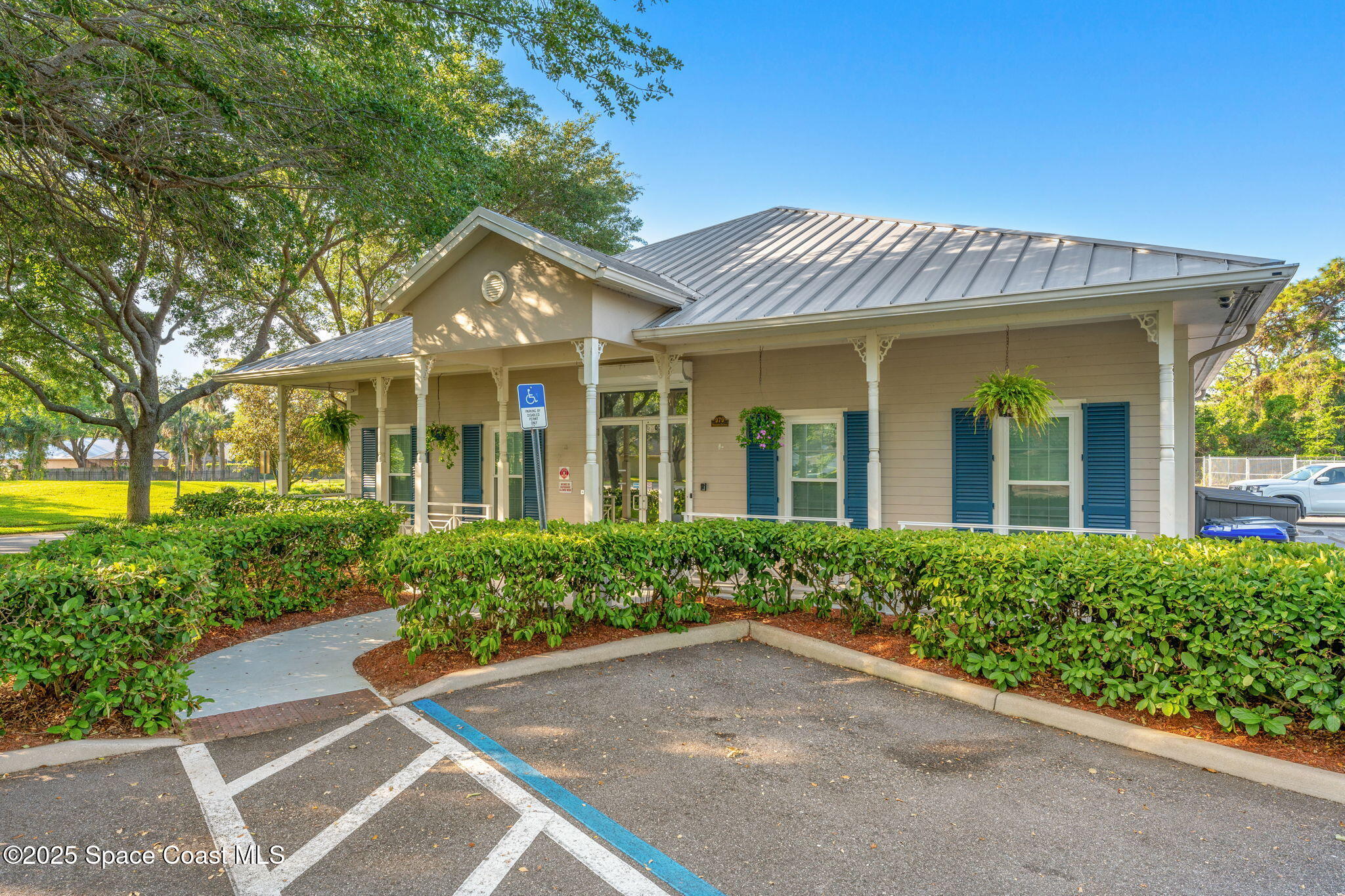 2390 Savannah Boulevard