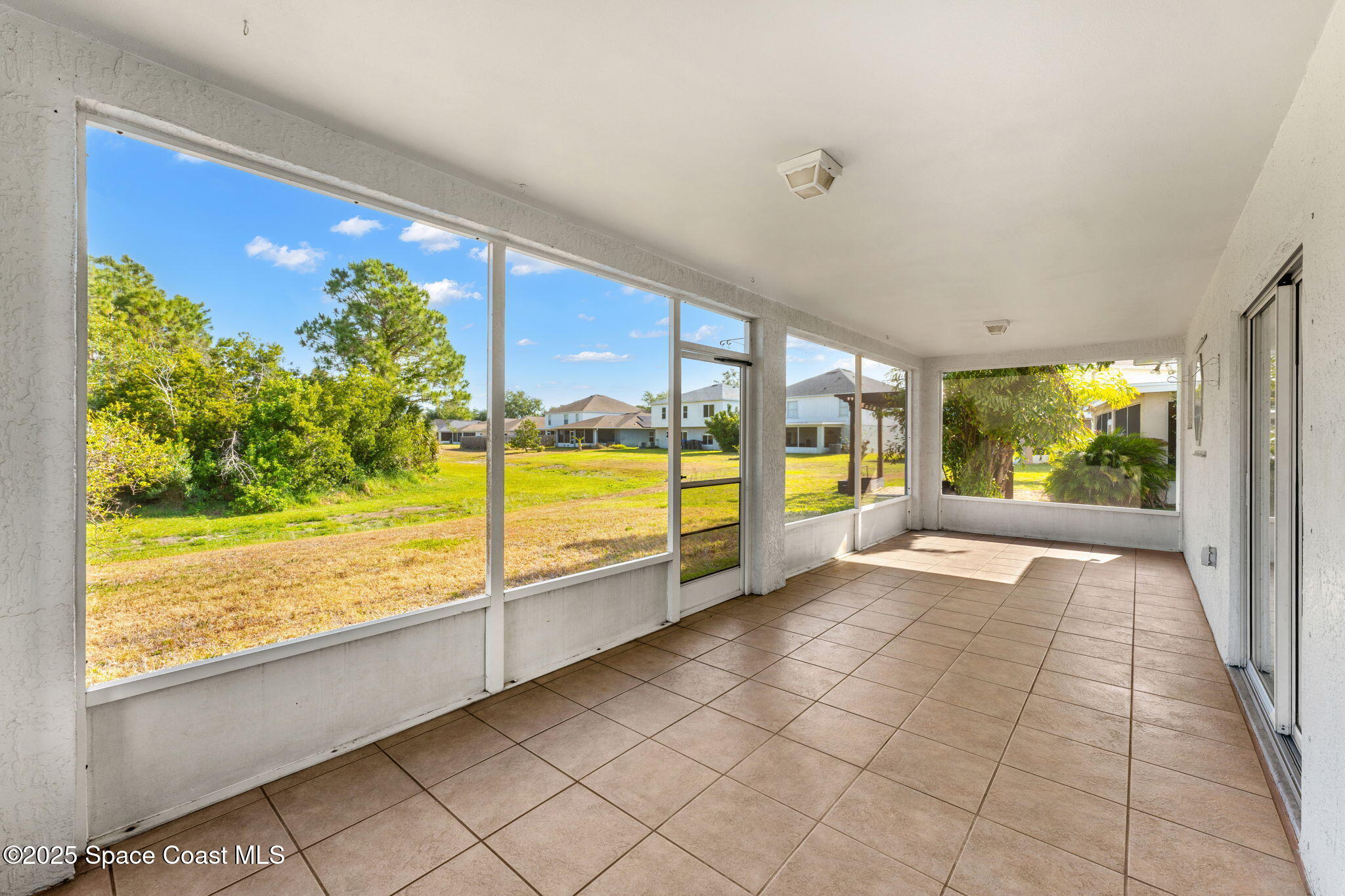 2390 Savannah Boulevard