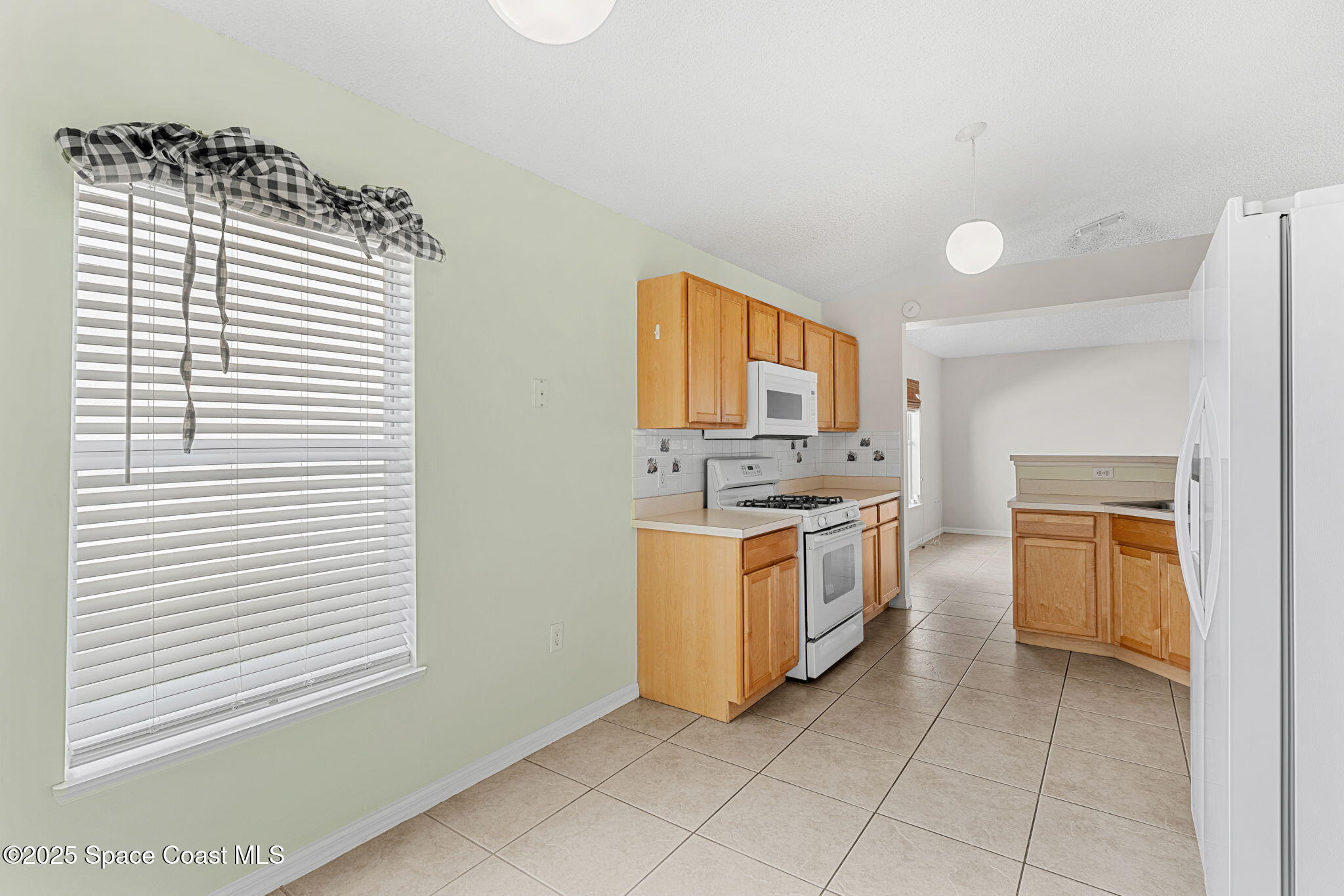 2390 Savannah Boulevard