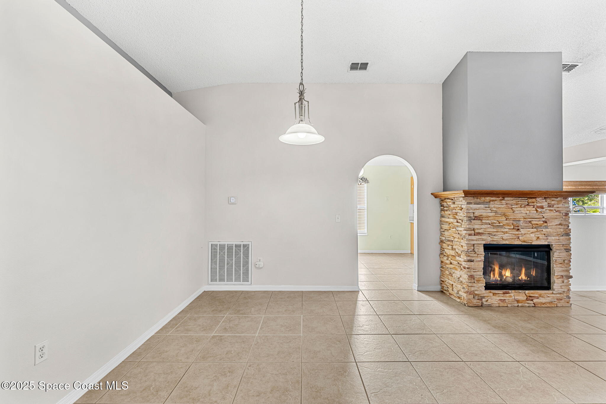 2390 Savannah Boulevard