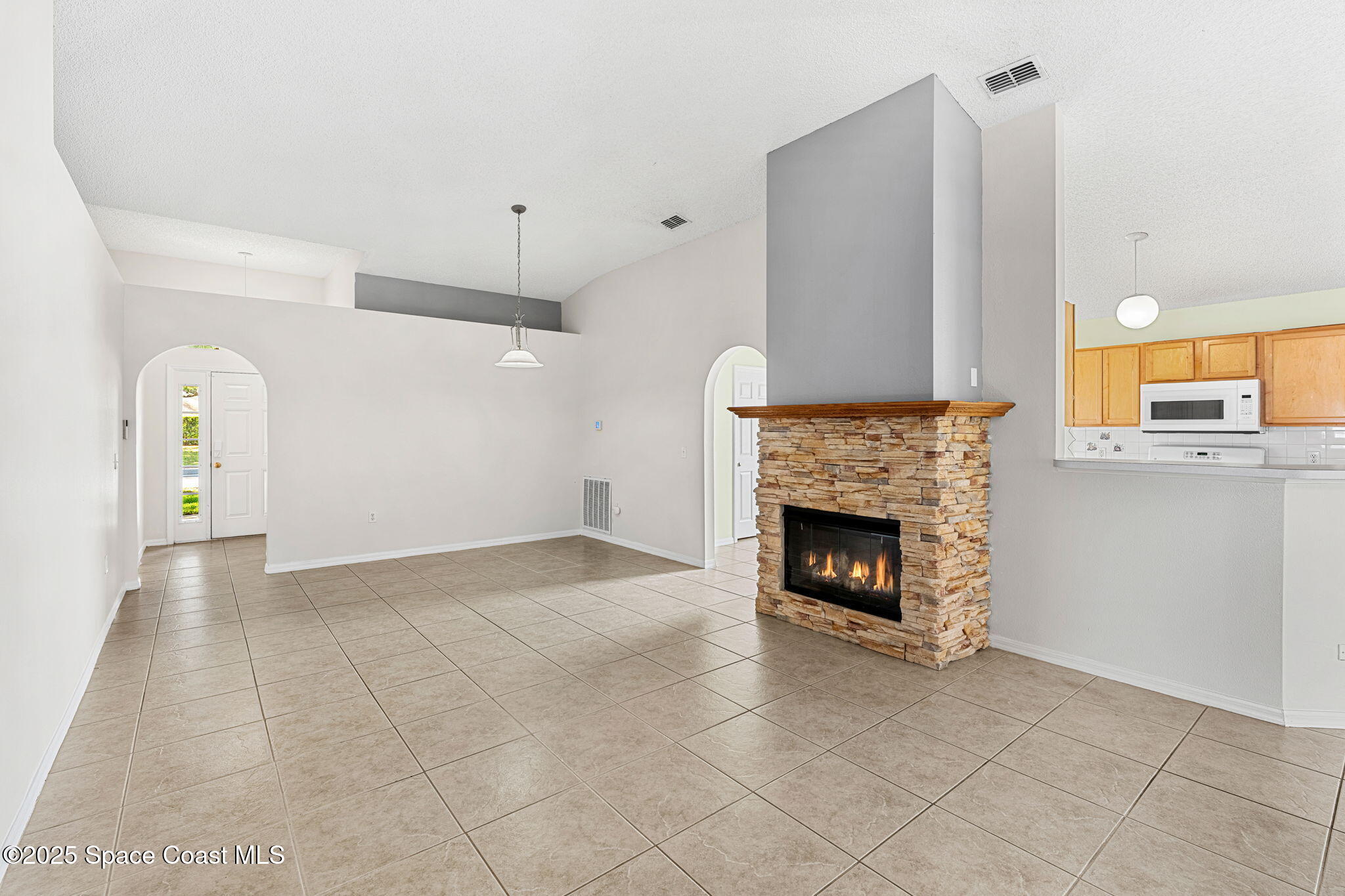 2390 Savannah Boulevard