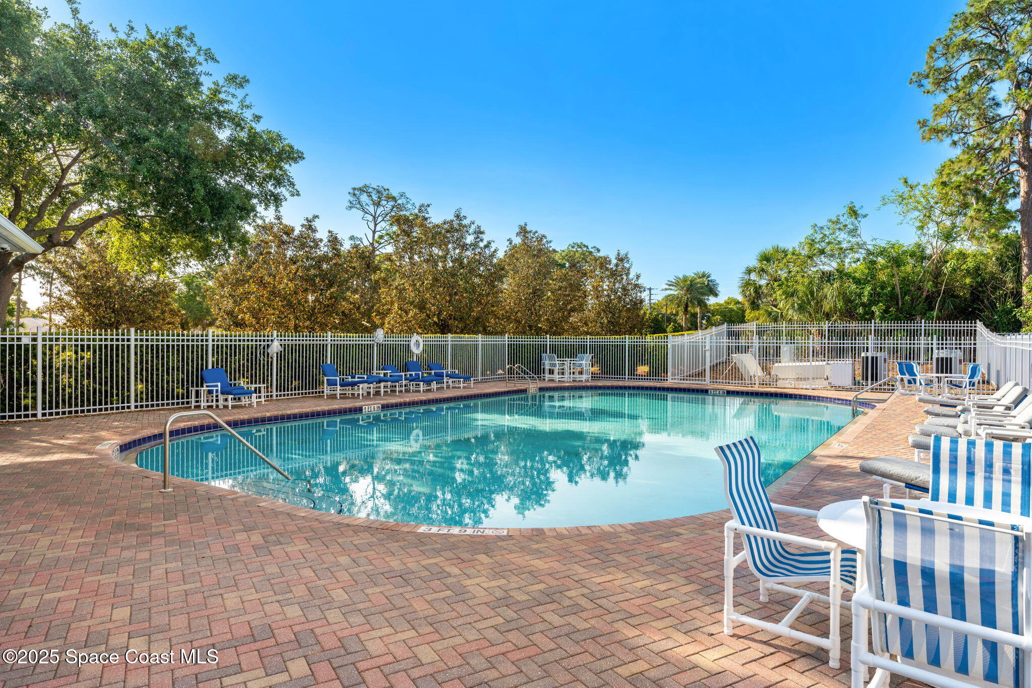 2390 Savannah Boulevard