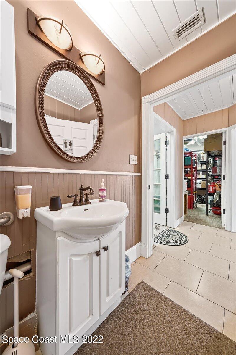 342 N Orlando Avenue Real Estate Only