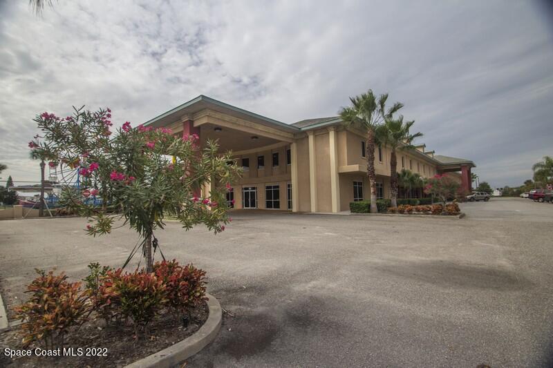 5505 N Atlantic Avenue, 204