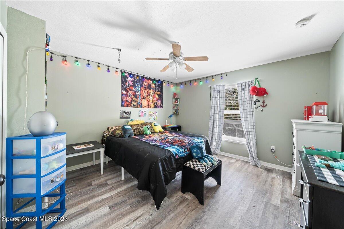 6041 Ridge Lake Circle