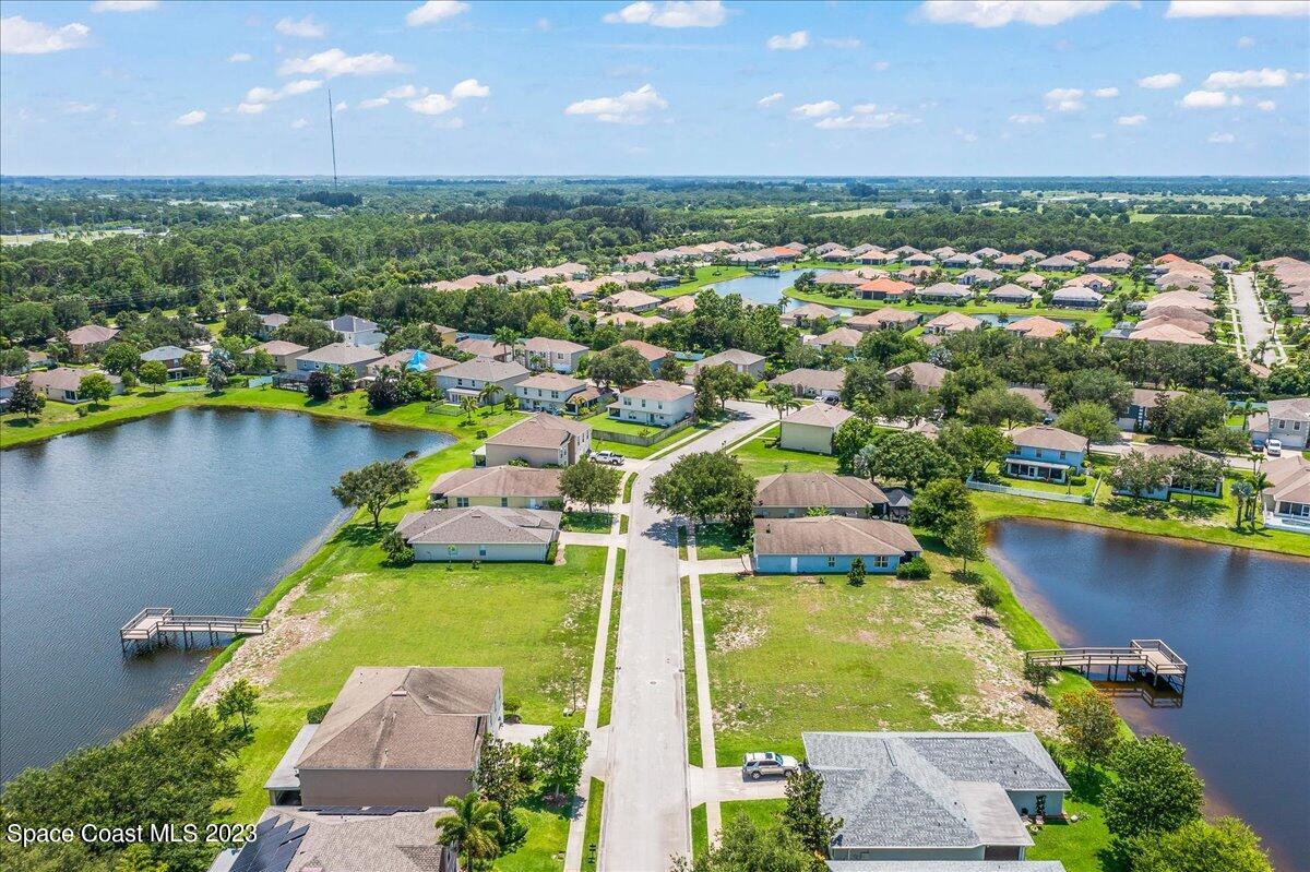 6041 Ridge Lake Circle