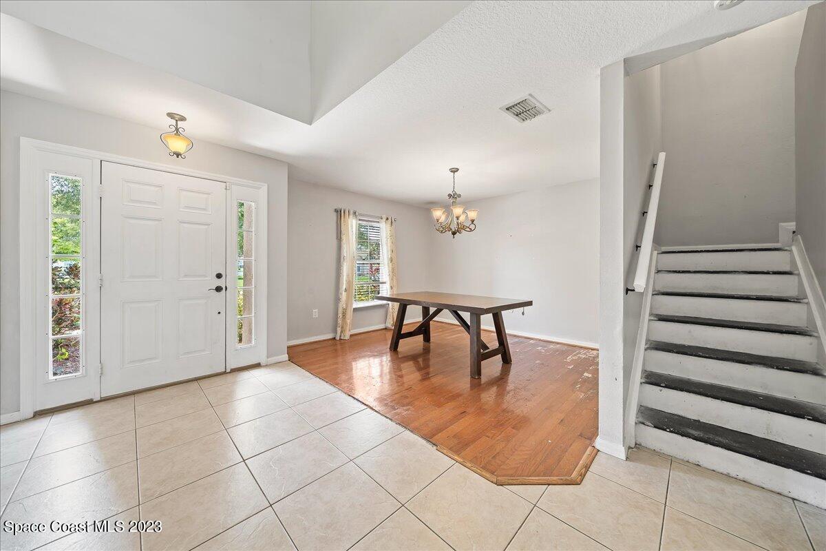 6041 Ridge Lake Circle
