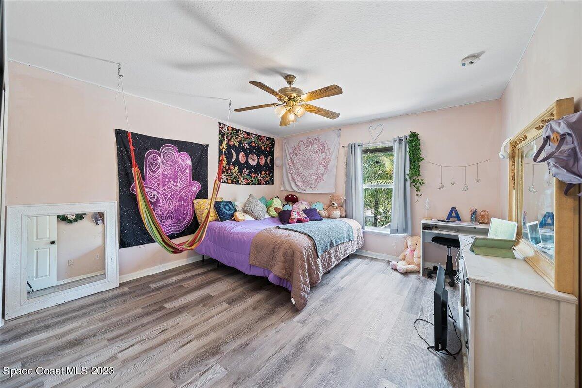 6041 Ridge Lake Circle