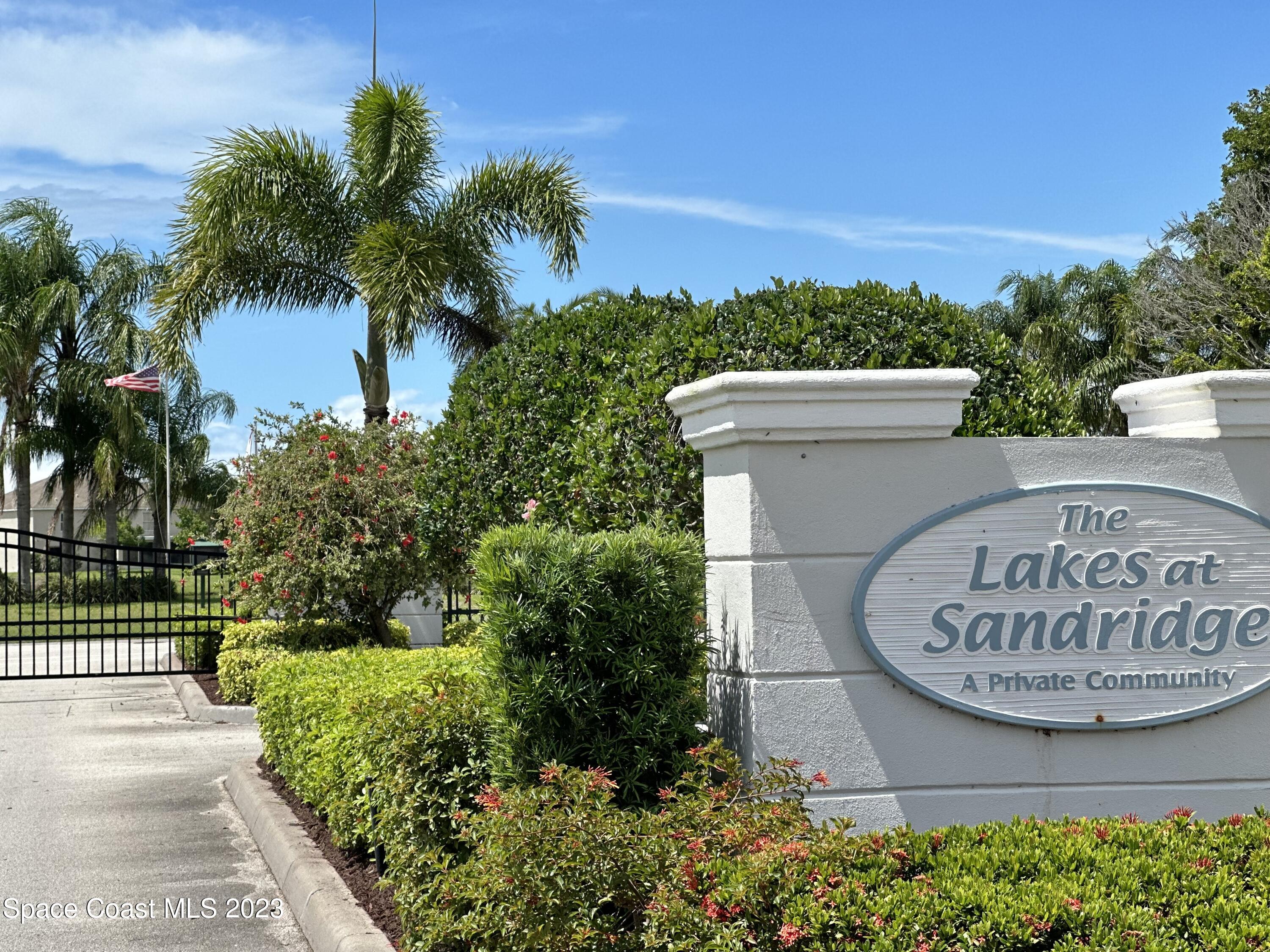 6041 Ridge Lake Circle
