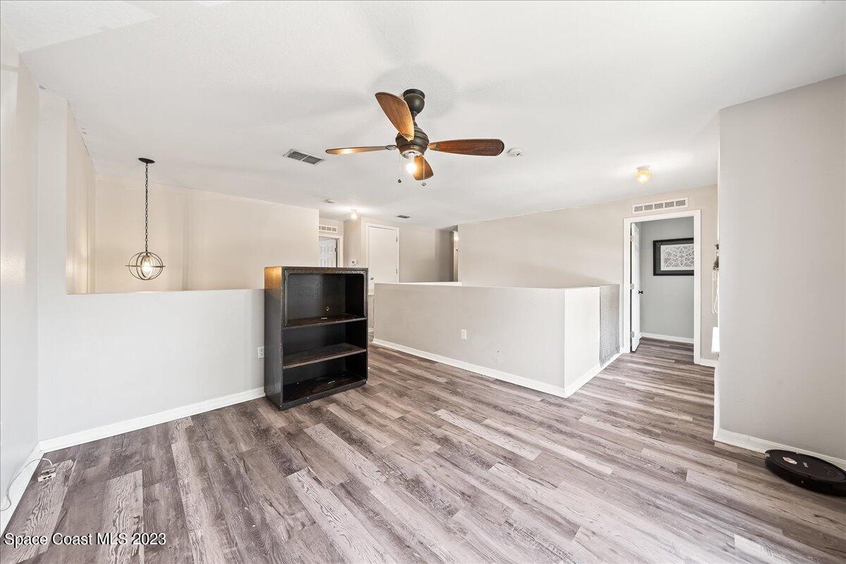 6041 Ridge Lake Circle