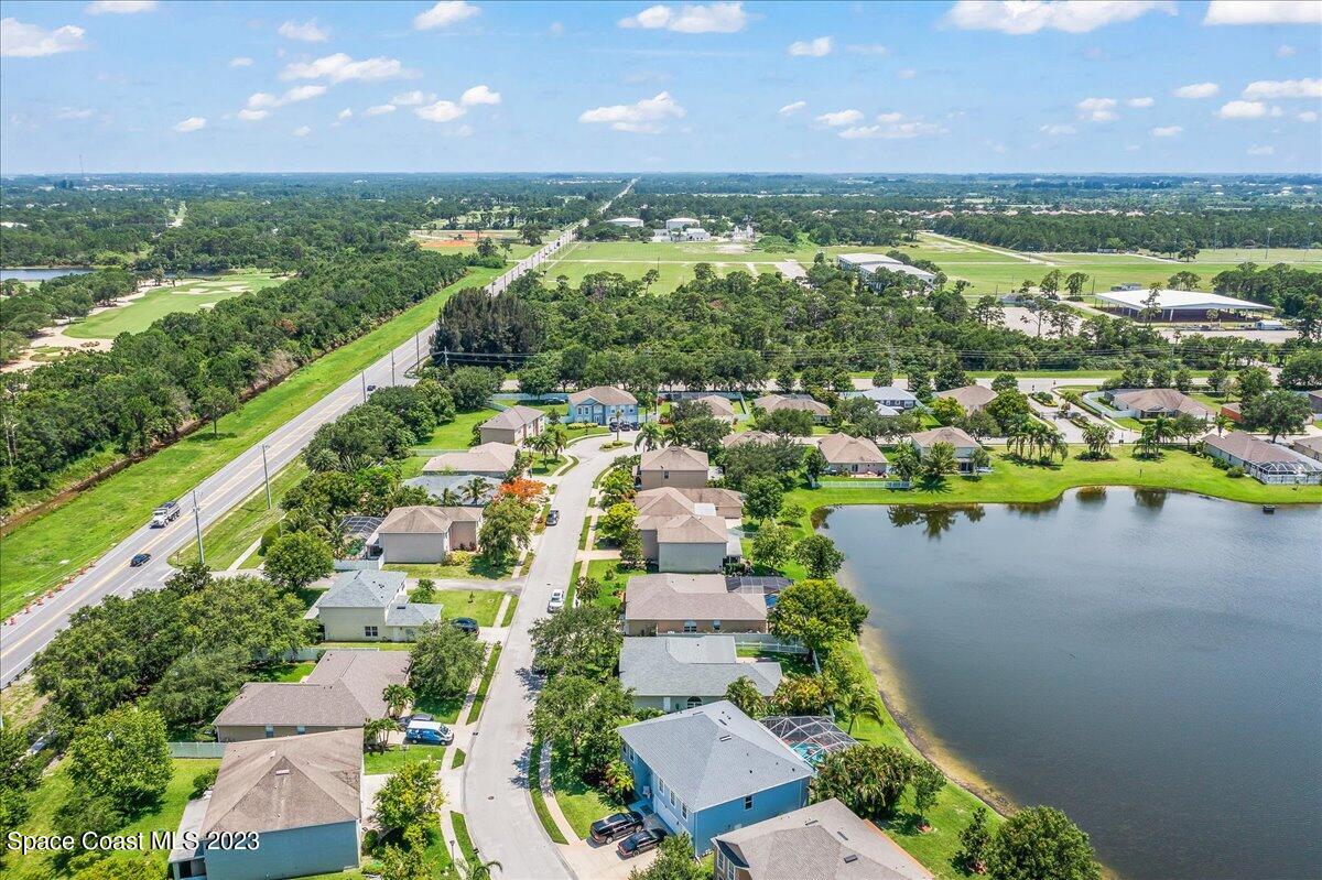 6041 Ridge Lake Circle