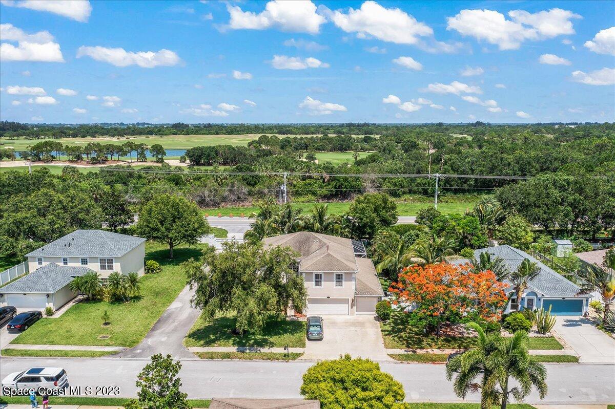 6041 Ridge Lake Circle
