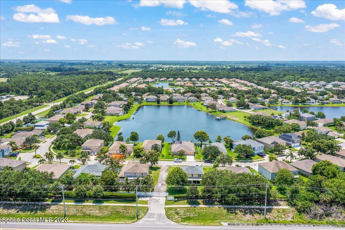 6041 Ridge Lake Circle