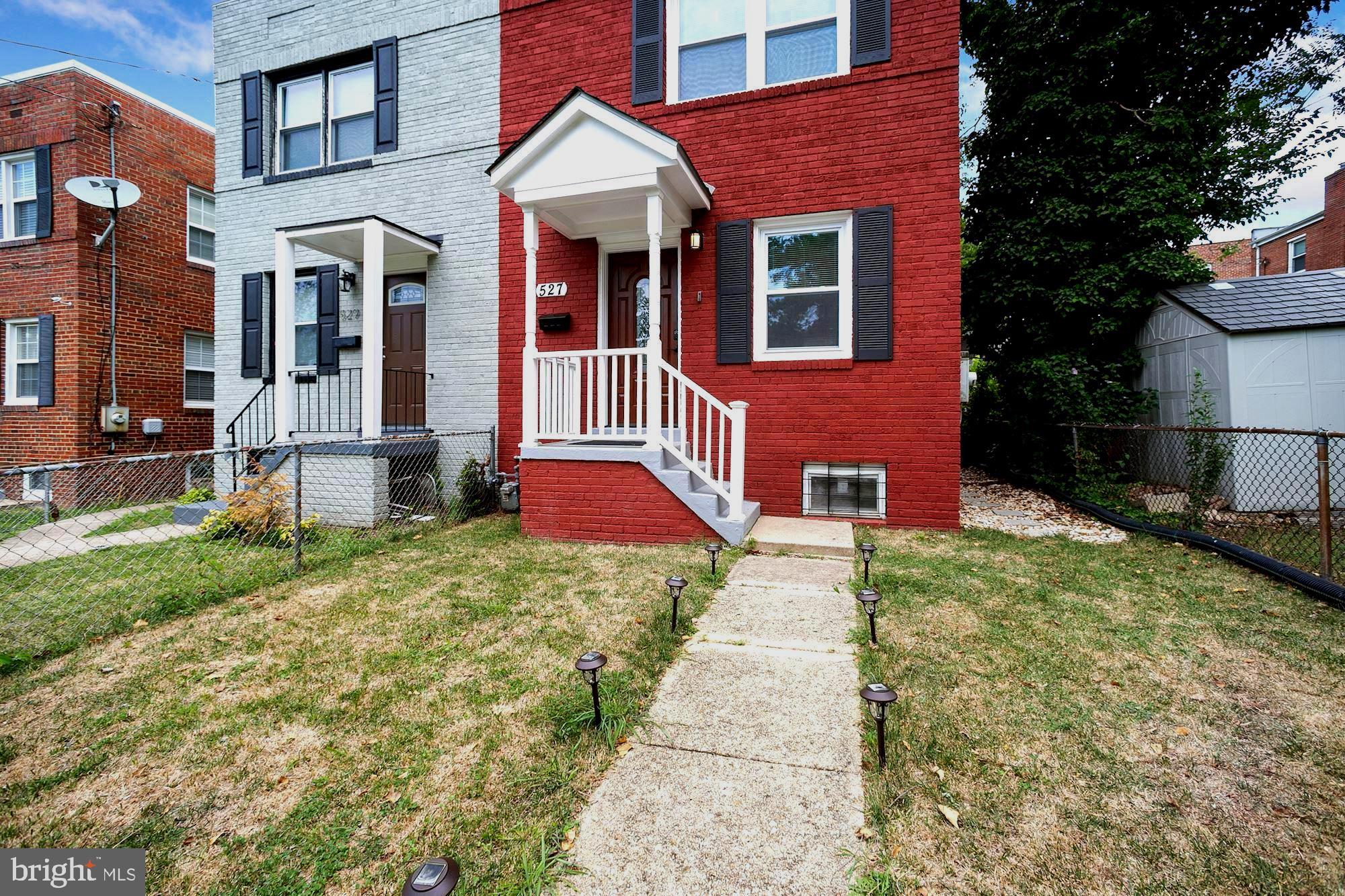527 45th St NE