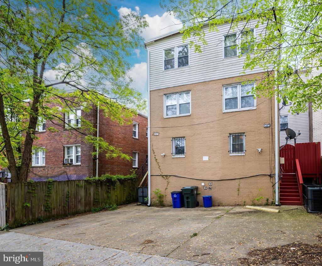 1810 Minnesota Ave SE #102