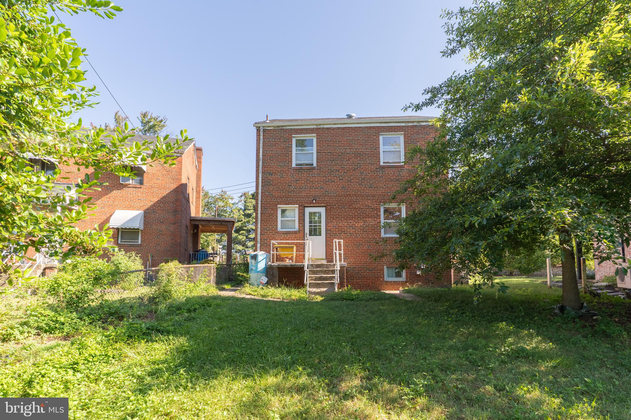 2428 SOUTH DAKOTA AVENUE NE