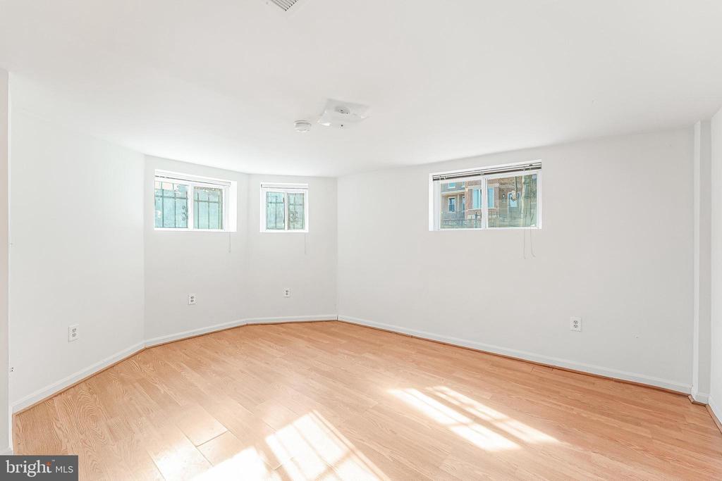 165 U NW 3