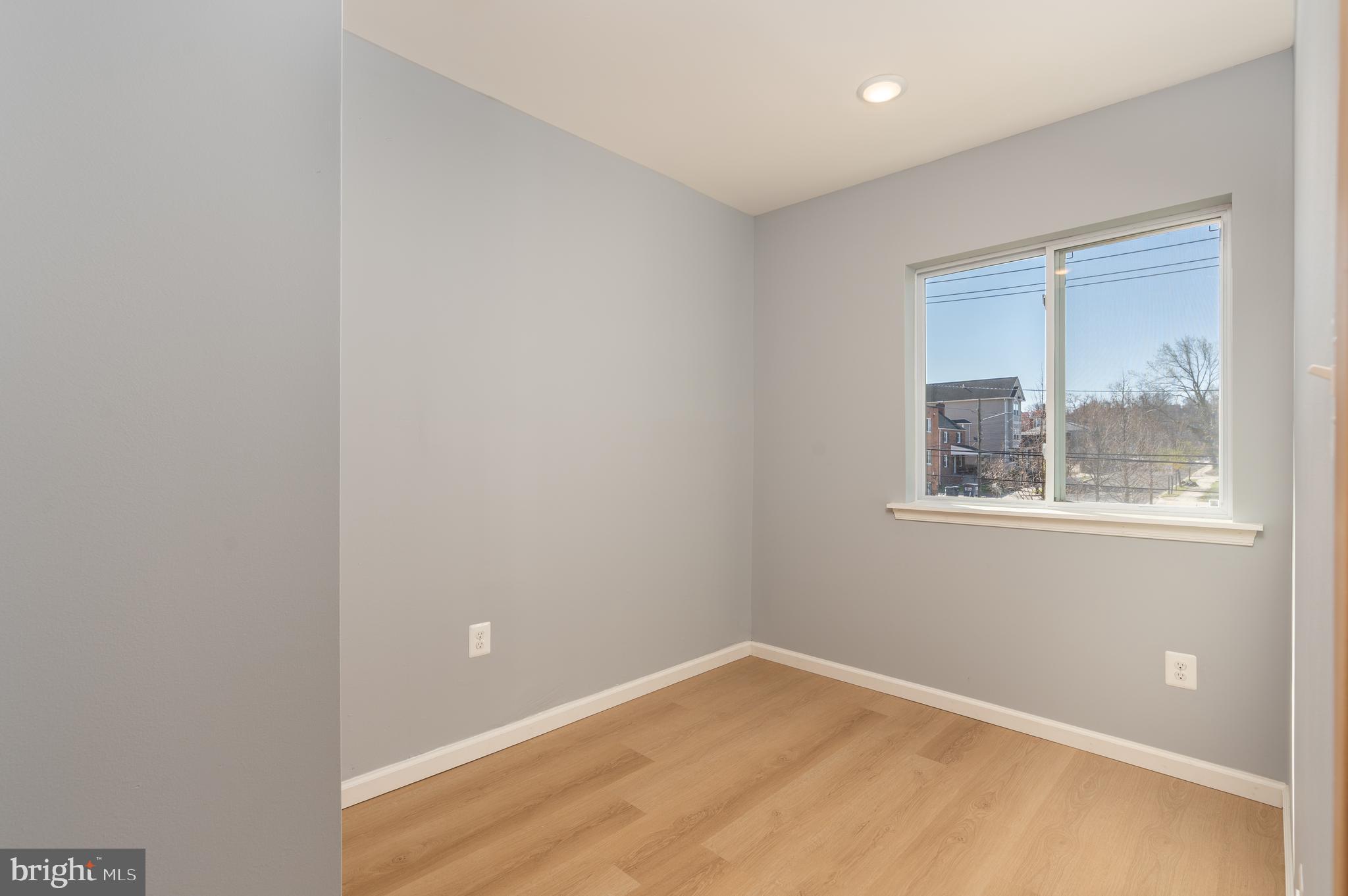 4936 NASH STREET NE 9