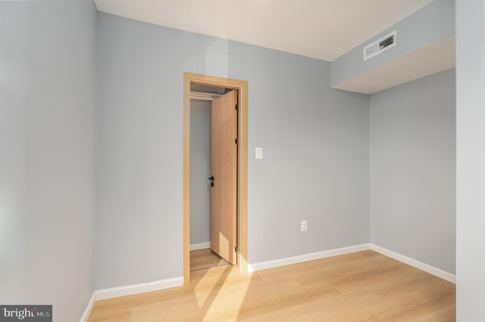 4936 NASH STREET NE 9