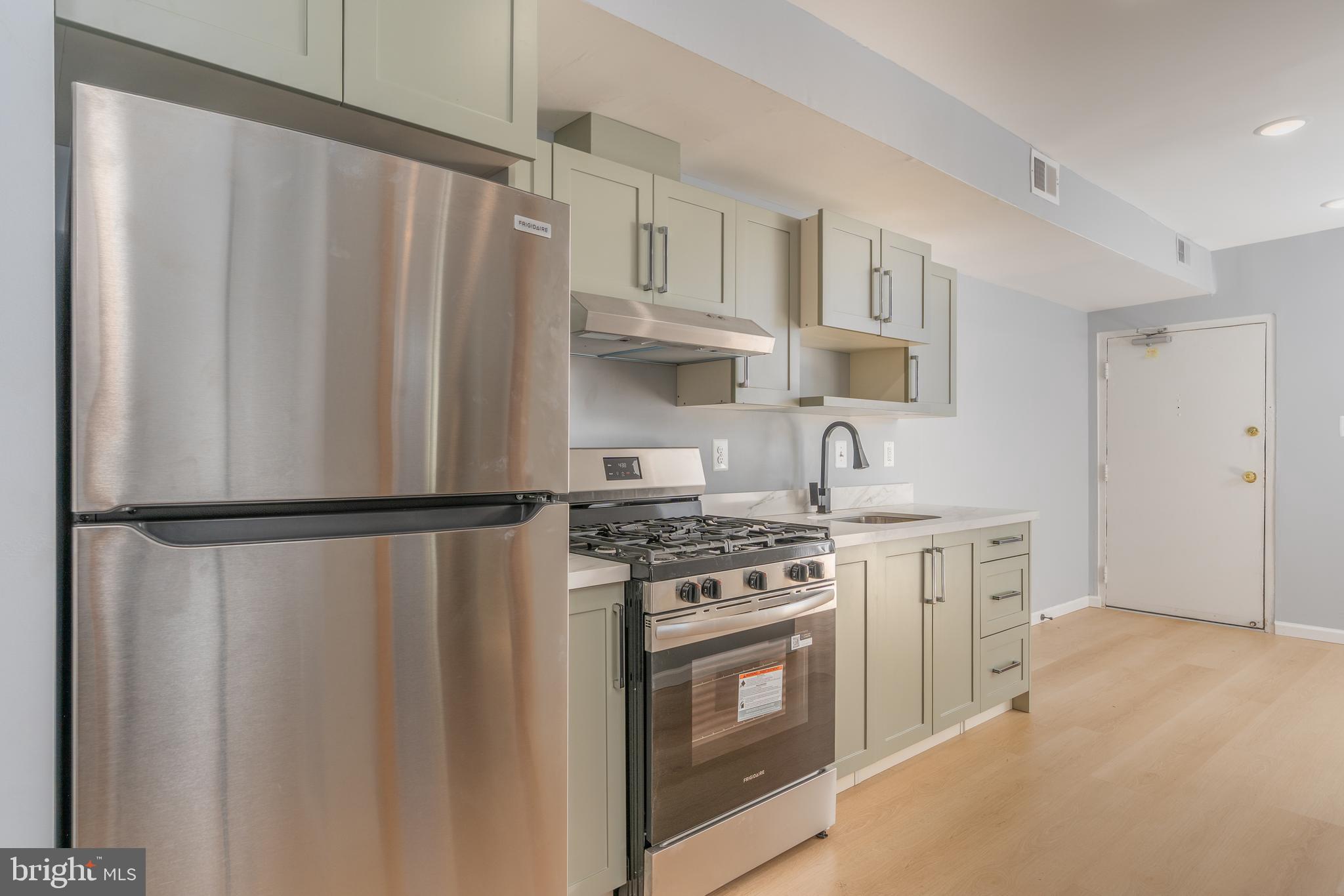 4936 NASH STREET NE 9