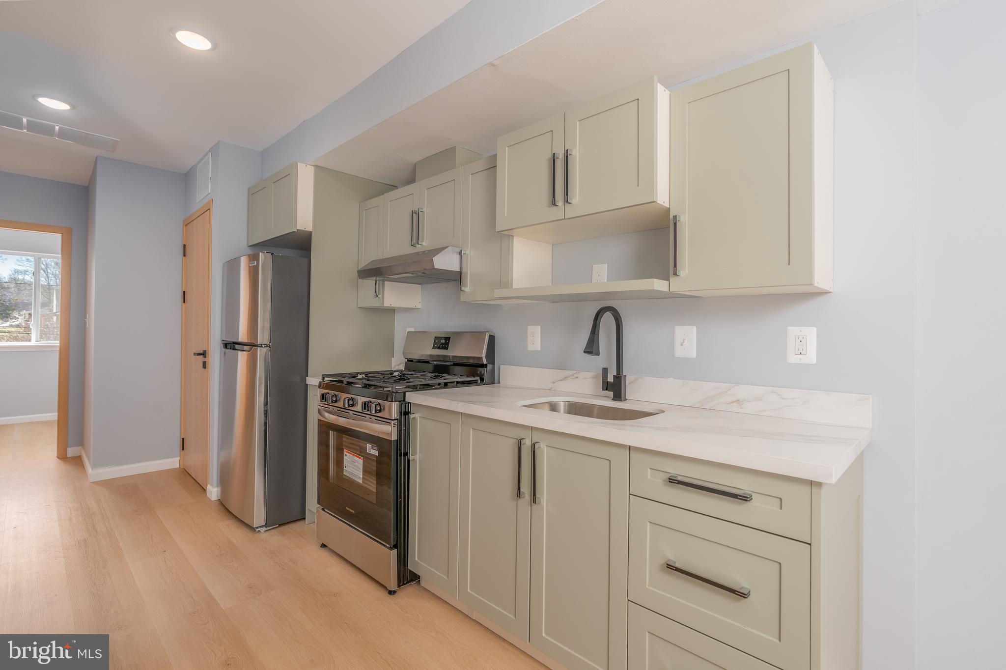 4936 NASH STREET NE 9