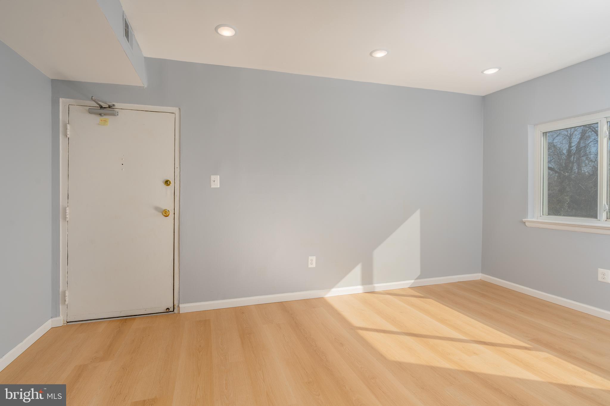 4936 NASH STREET NE 9