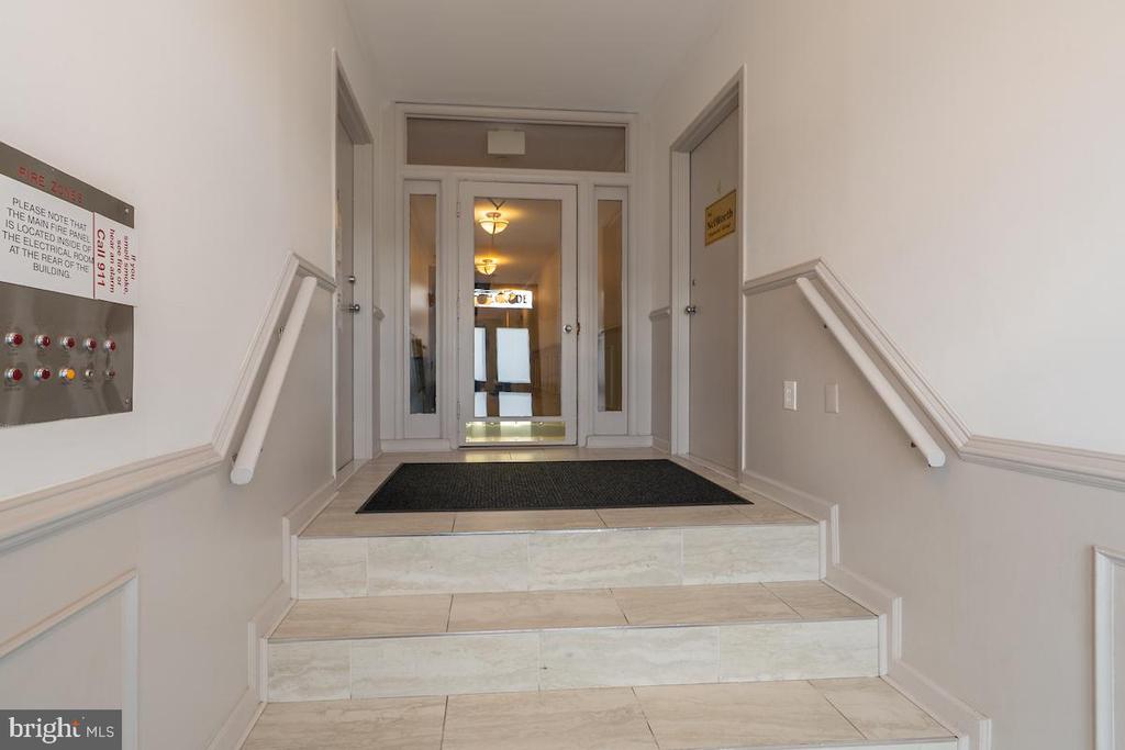 1930 18TH STREET NW 32