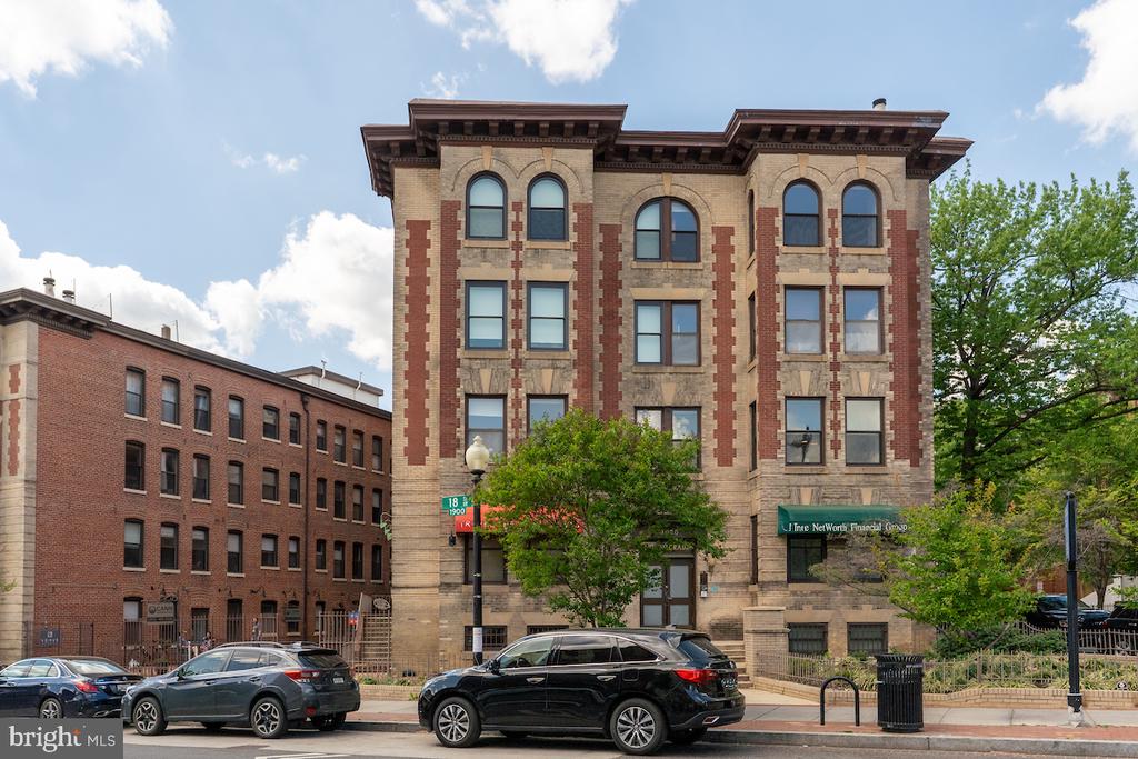 1930 18TH STREET NW 32