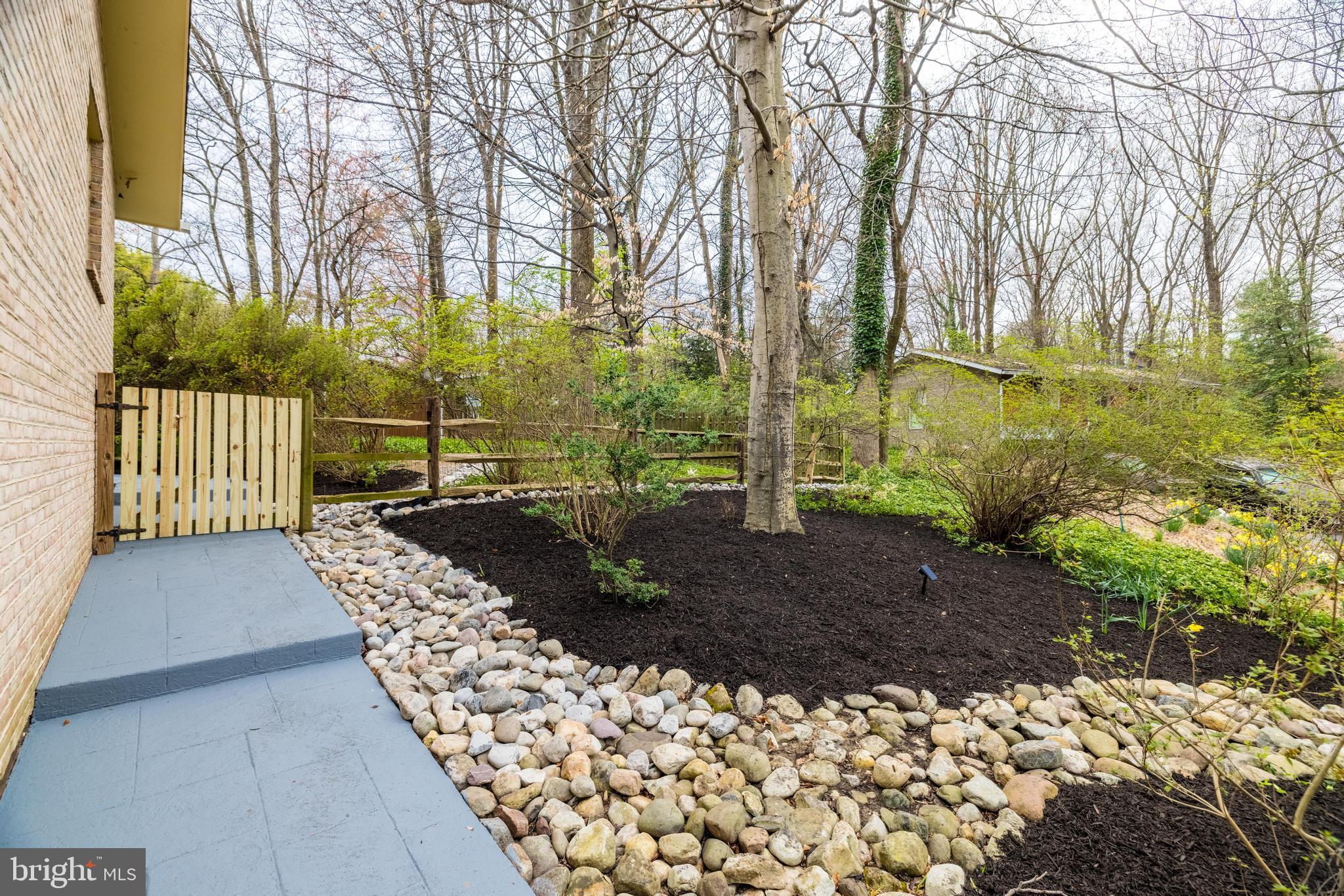 8042 Park Overlook Dr