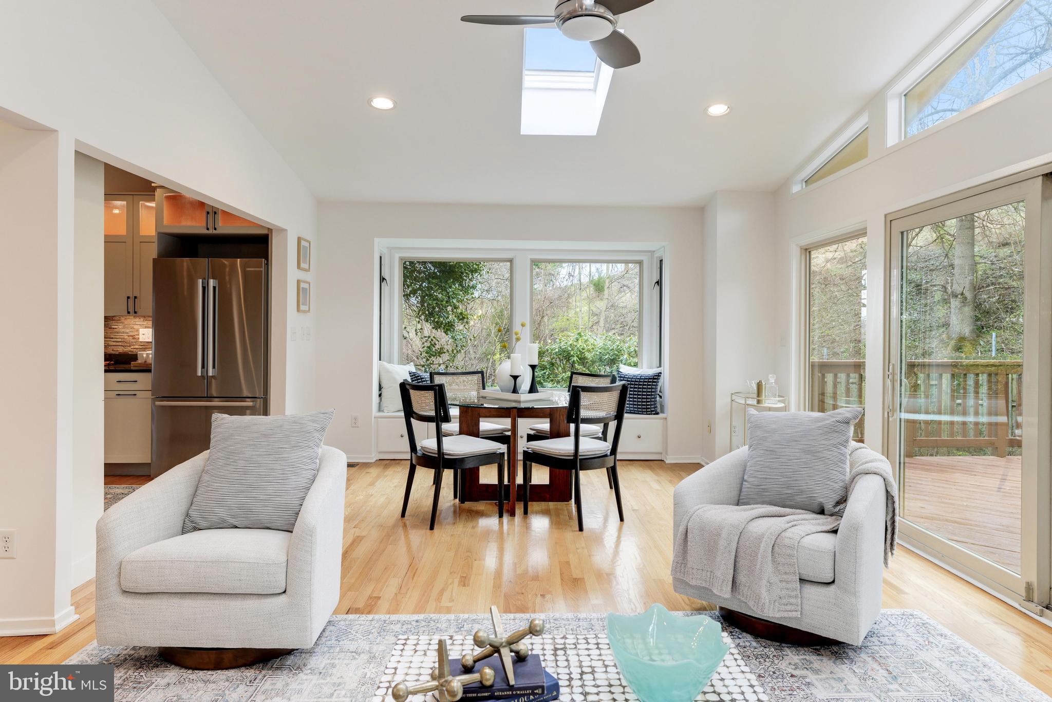 8042 Park Overlook Dr