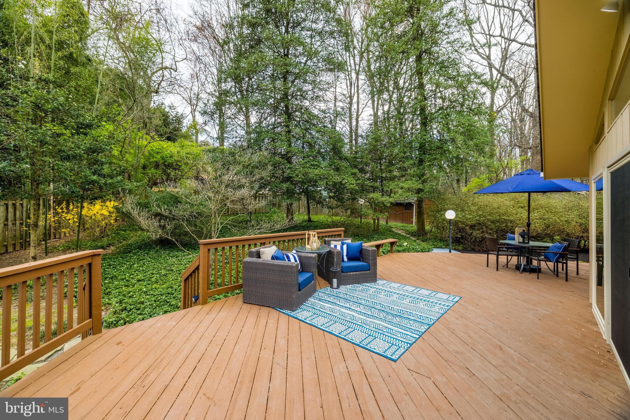 8042 Park Overlook Dr