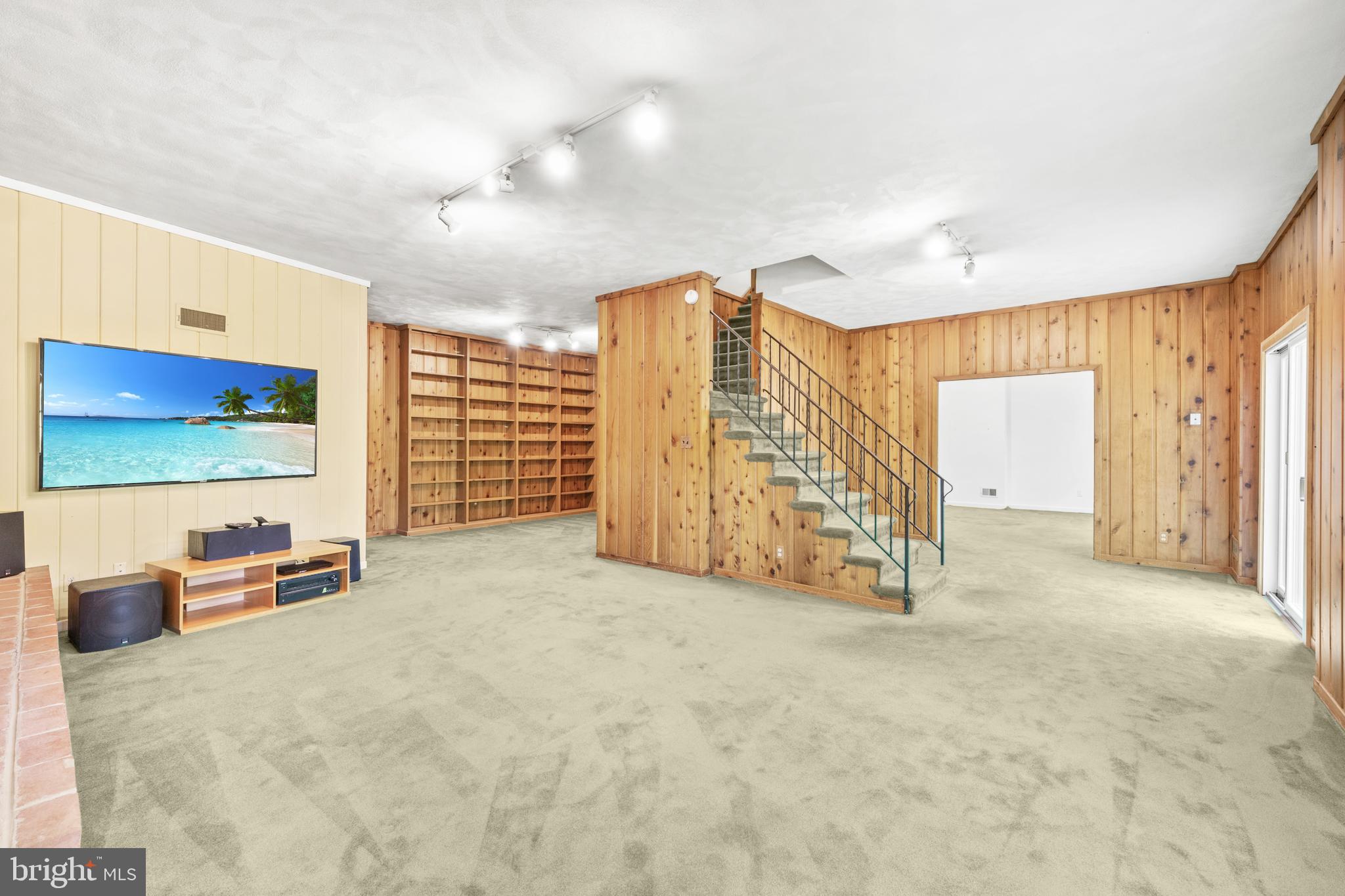8625 Fenway Rd
