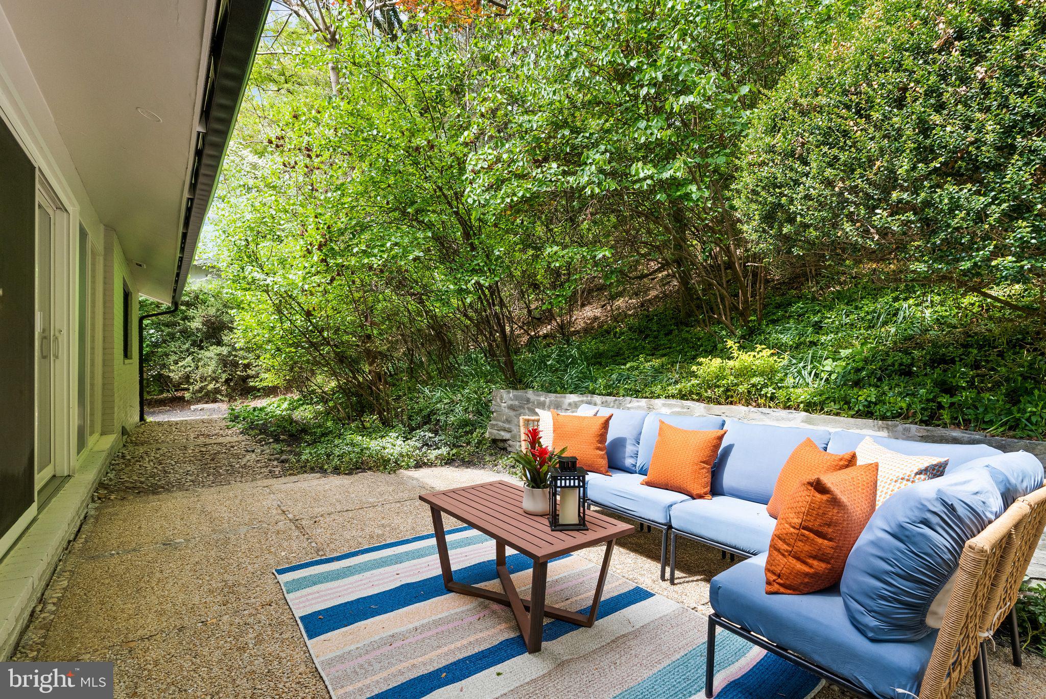 8201 HAMILTON SPRING COURT