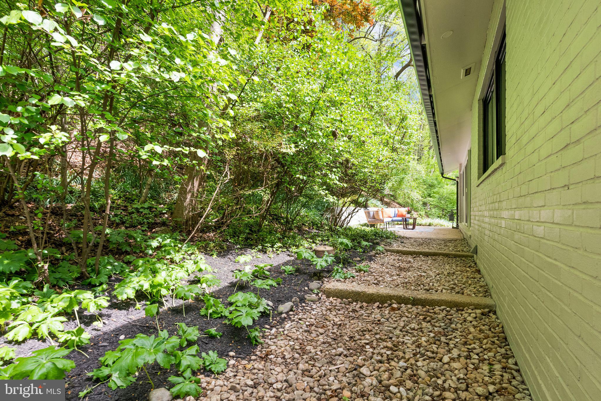 8201 HAMILTON SPRING COURT