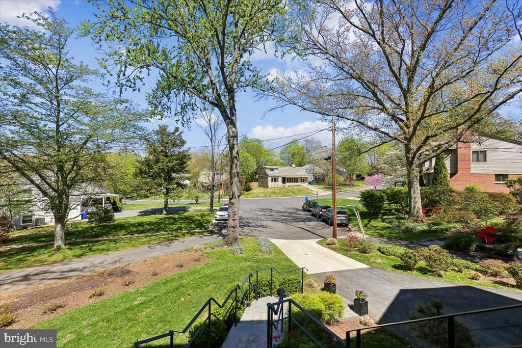 9410 BALFOUR COURT