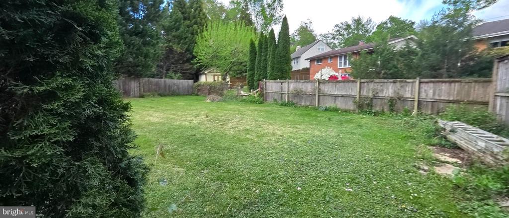 10027 KENSINGTON PARKWAY