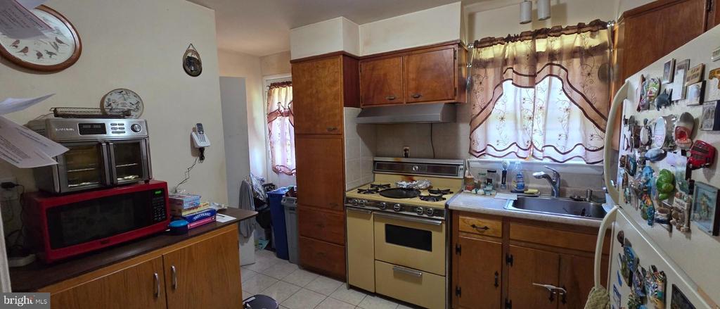 10027 KENSINGTON PARKWAY