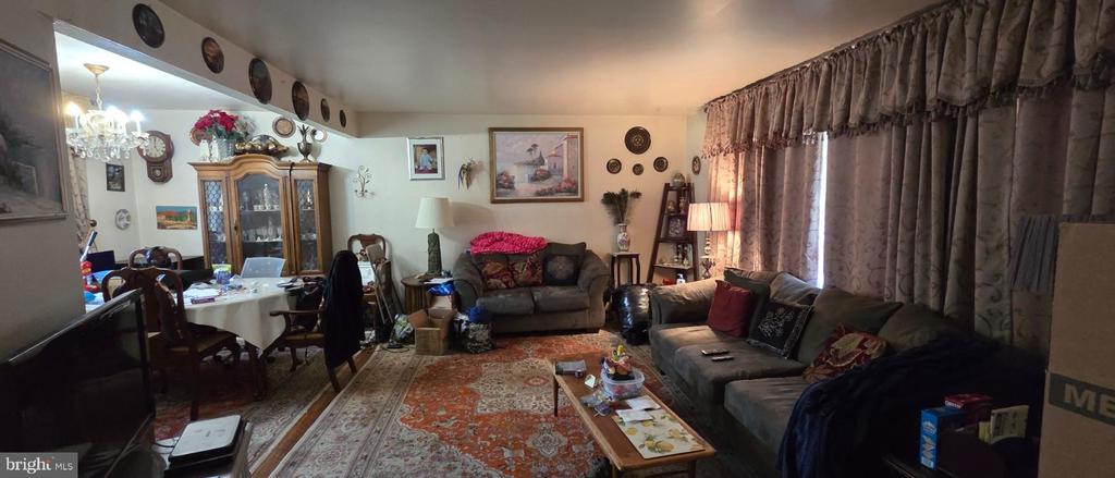 10027 KENSINGTON PARKWAY