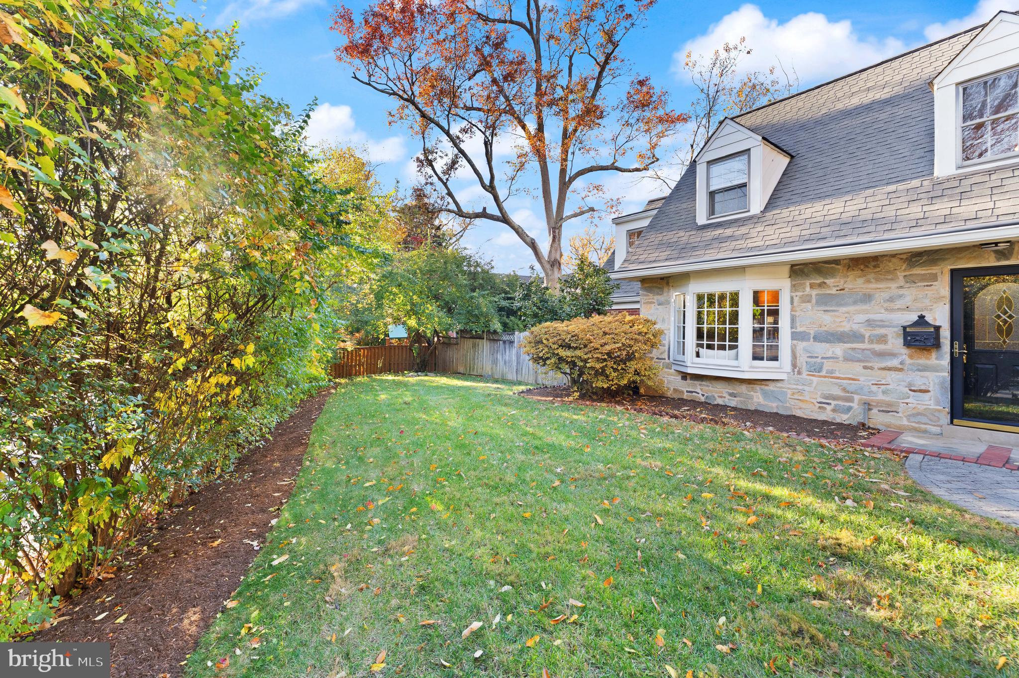 850 N KENSINGTON STREET